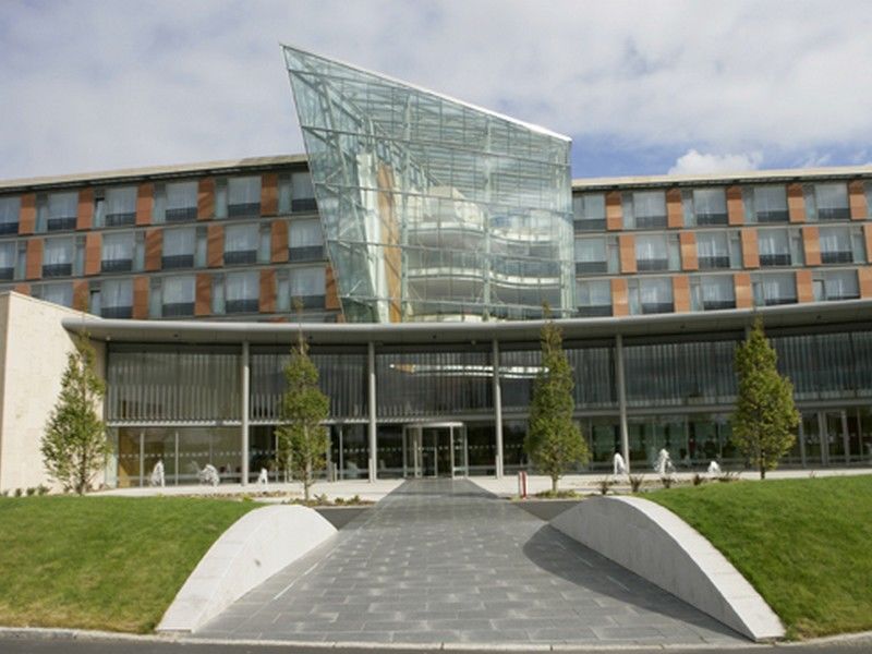 Pillo Hotel & Leisure Club Ashbourne Exteriör bild