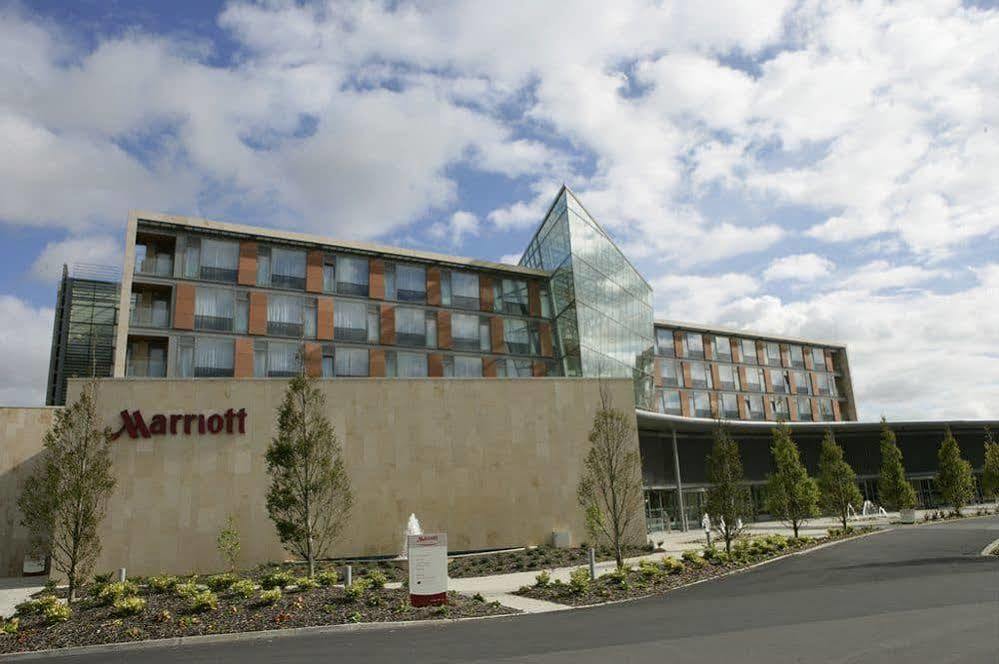 Pillo Hotel & Leisure Club Ashbourne Exteriör bild