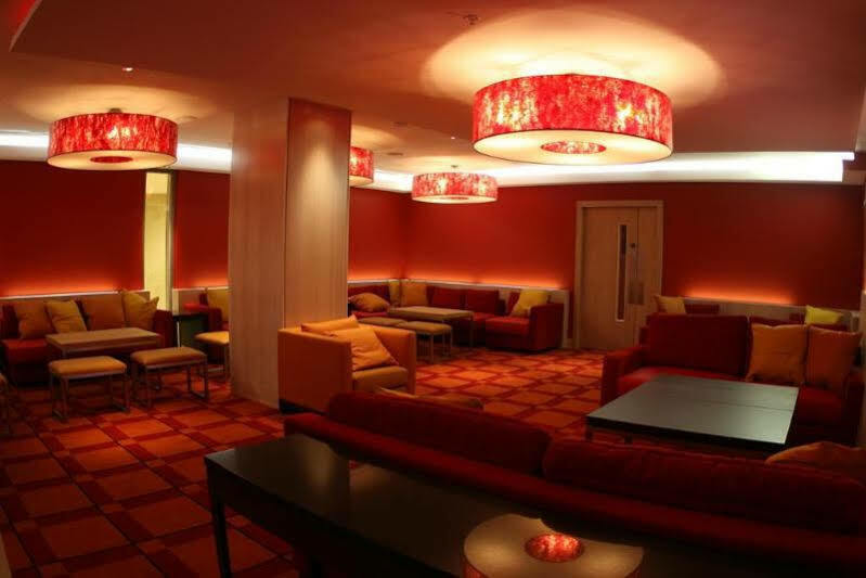 Pillo Hotel & Leisure Club Ashbourne Exteriör bild